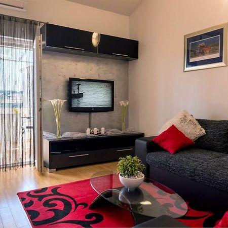 PUY Apartment Ina מראה חיצוני תמונה