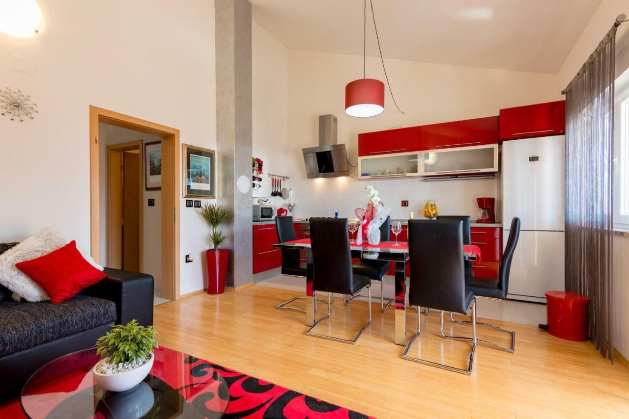 PUY Apartment Ina מראה חיצוני תמונה