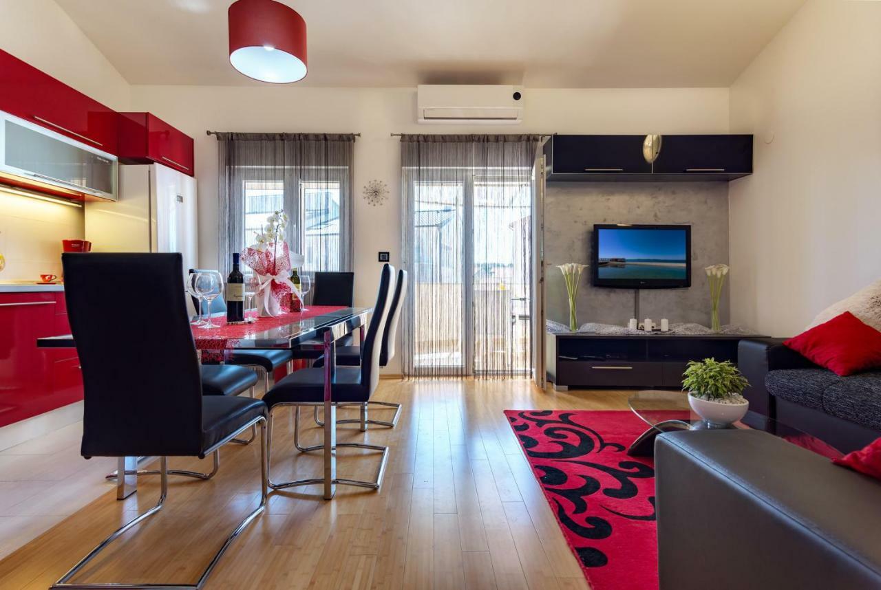 PUY Apartment Ina מראה חיצוני תמונה