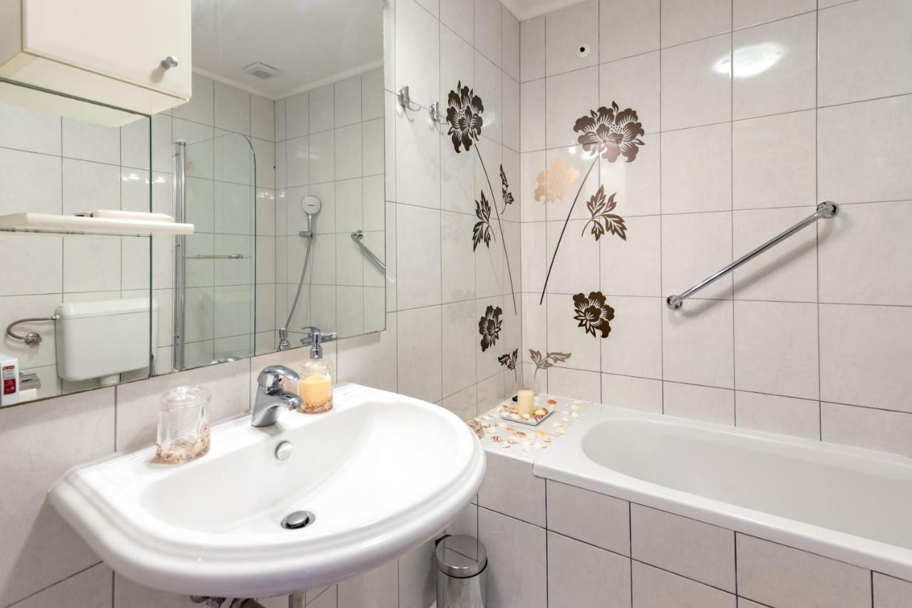 PUY Apartment Ina מראה חיצוני תמונה