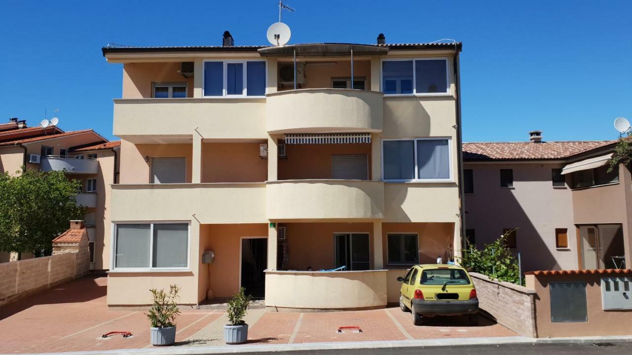 PUY Apartment Ina מראה חיצוני תמונה