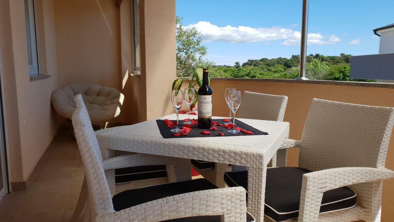 PUY Apartment Ina מראה חיצוני תמונה