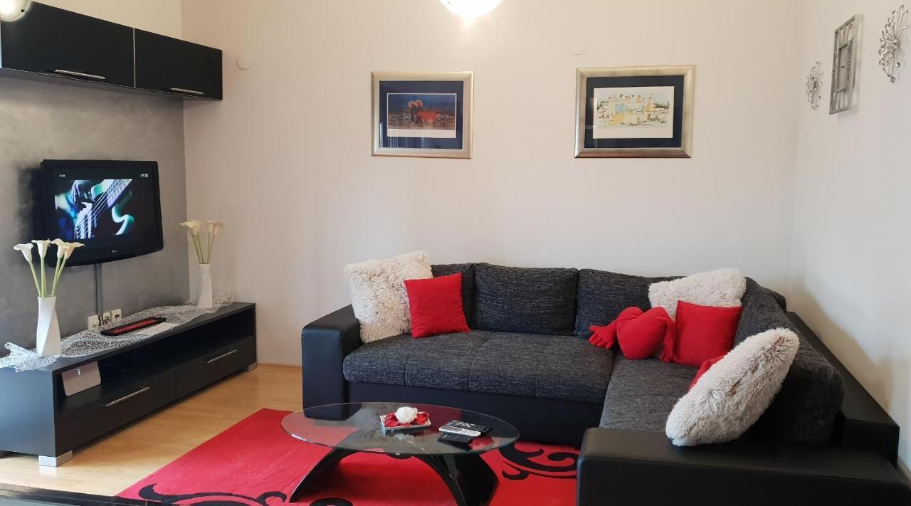 PUY Apartment Ina מראה חיצוני תמונה